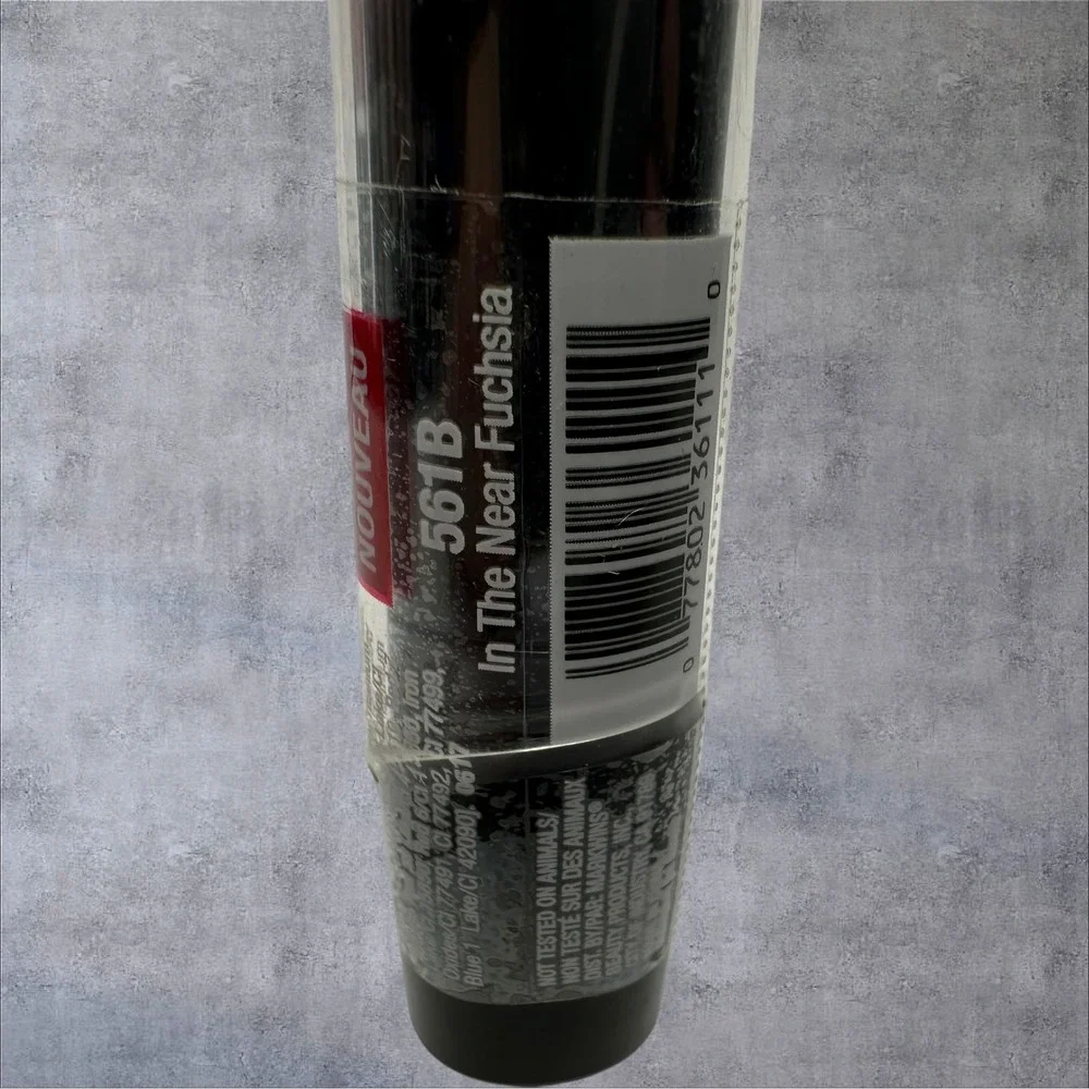 Wet n Wild Lipstick 0.13oz In The Near Fuchsia 561B New Sealed‎ Silk Finish Pink